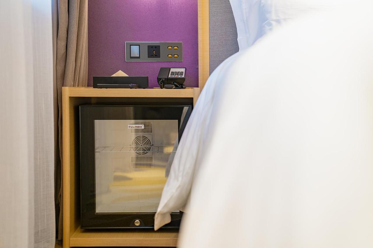 Echarm International Hotel Guangzhou Baiyun International Airport Huadu Plaza Branch - Free Deliver Service To Guangzhou Baiyun International Airport & Free Deliver Service To Canton Fair Complex During Canton Fair Period Eksteriør bilde